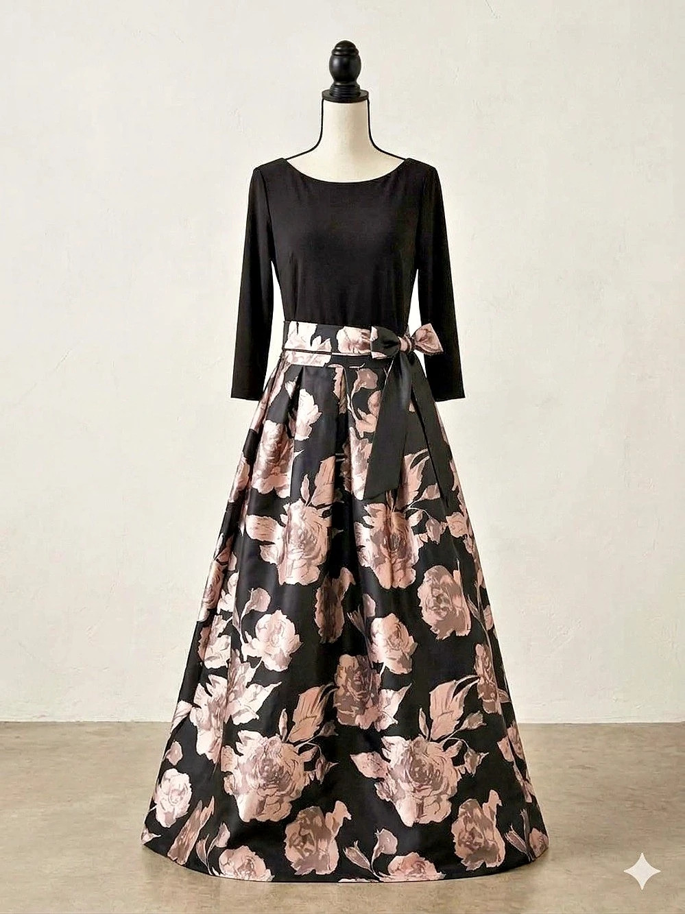 Jessica Howard Floral Maxi Dress in Black & Pink Size 10 L New with tags.